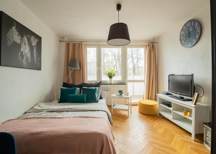 Piotrapartments - Bruna Green City Apartment